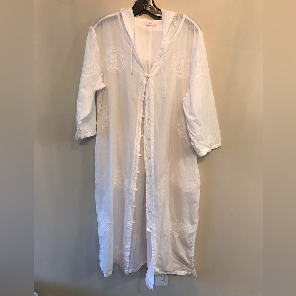 LA CERA Cotton White Embroidered Kimono/Duster/Robe